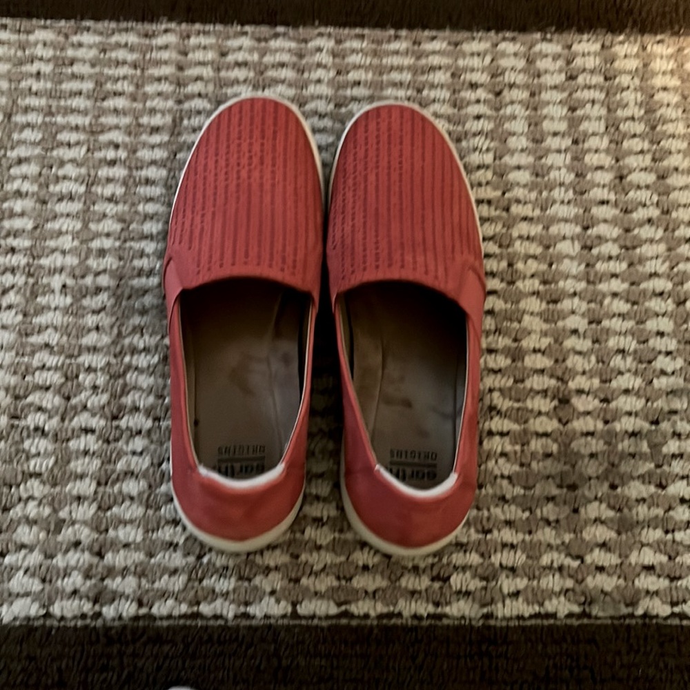 Earth origins size 8 shoes orange suede.
